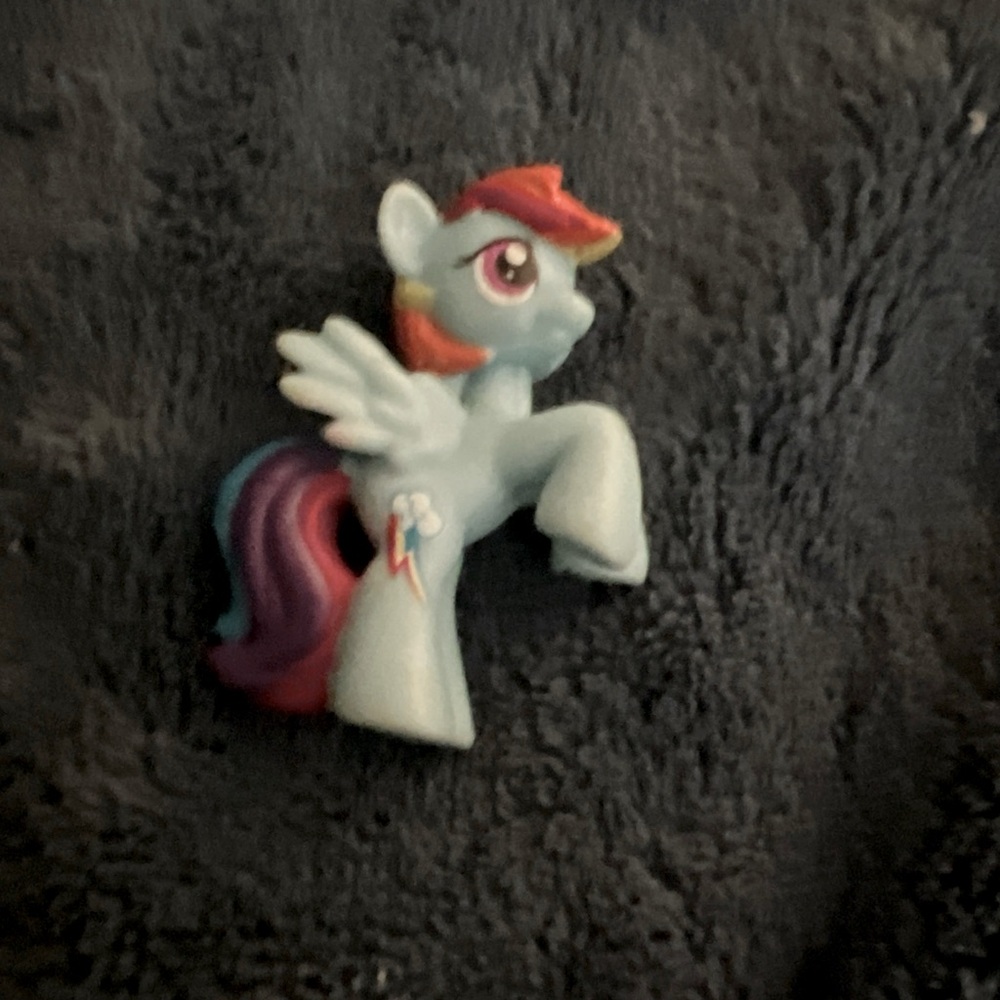Rainbow dash mini figure